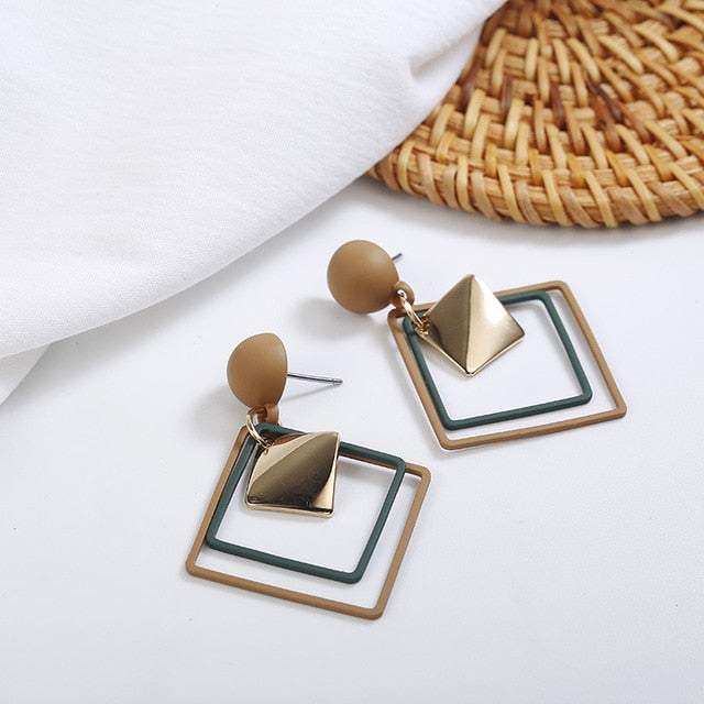 Vintage Geometric Gold Asymmetric Earring